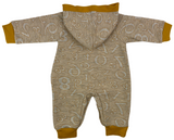 Overall mit Kapuze in gelb mit Zahlen Motiv und Druckknöpfen für Babys